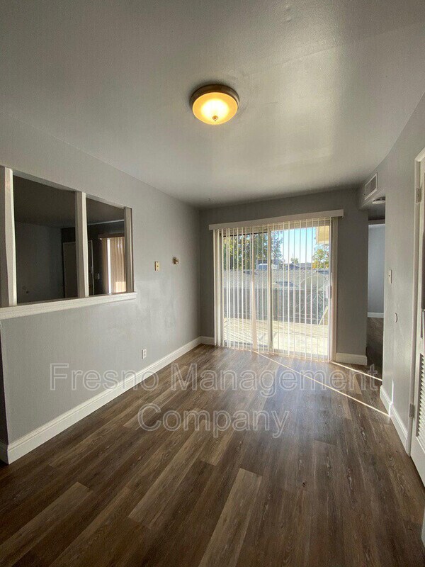 Building Photo - 3321 E Sierra Madre Ave