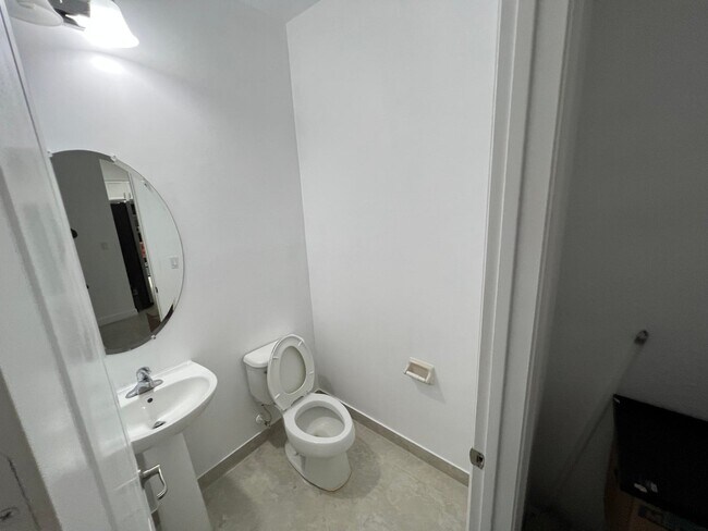 Foto del edificio - 3841 Aspen Leaf Dr