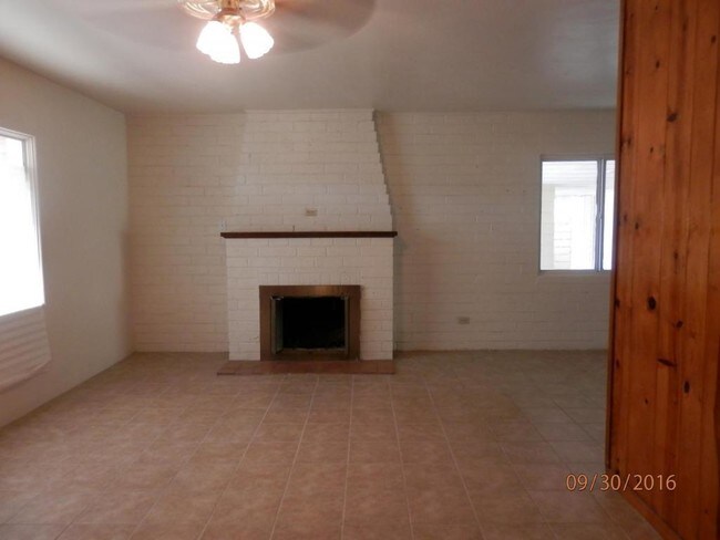 Building Photo - 408 S Platinum Ave