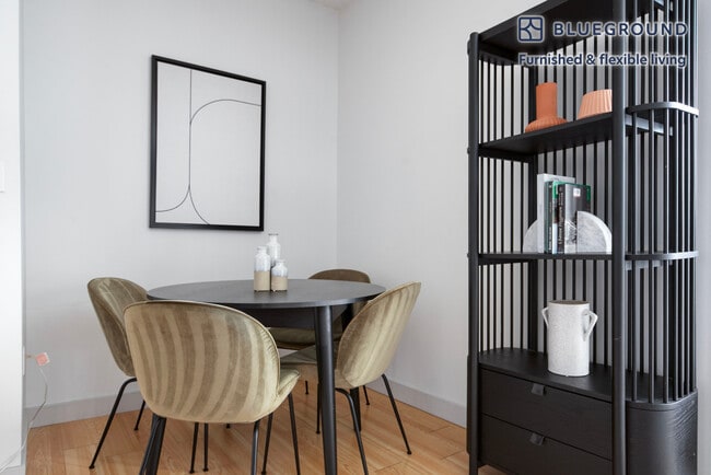 Building Photo - 320 D St