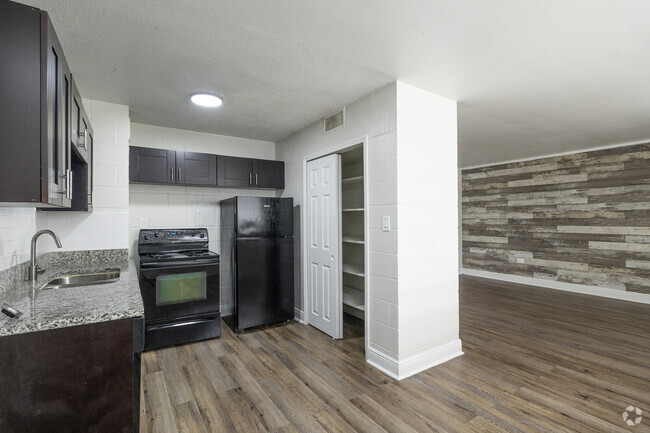 2BR, 1BA - 816SF - Kitchen - Lofts at Rivers Edge