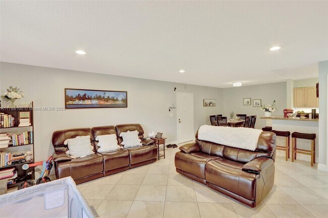 Foto del edificio - 7935 SW 86th St
