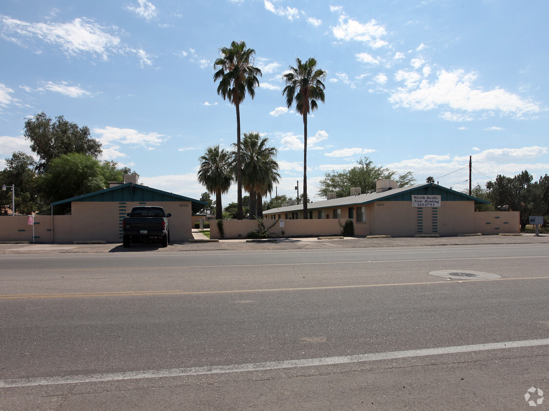 Foto del edificio - Palm Grove