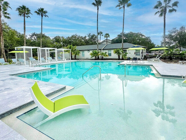 Foto del edificio - Westwood Reserve Apartments