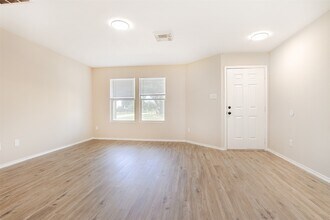 Building Photo - 7850 Maverick Trace Ln