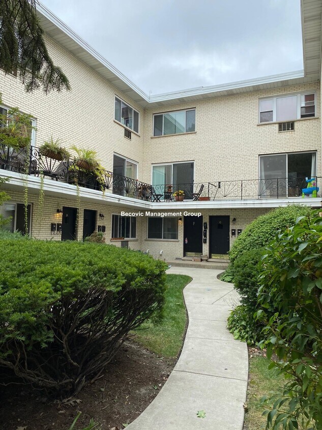 Foto principal - 4201 N Paulina St