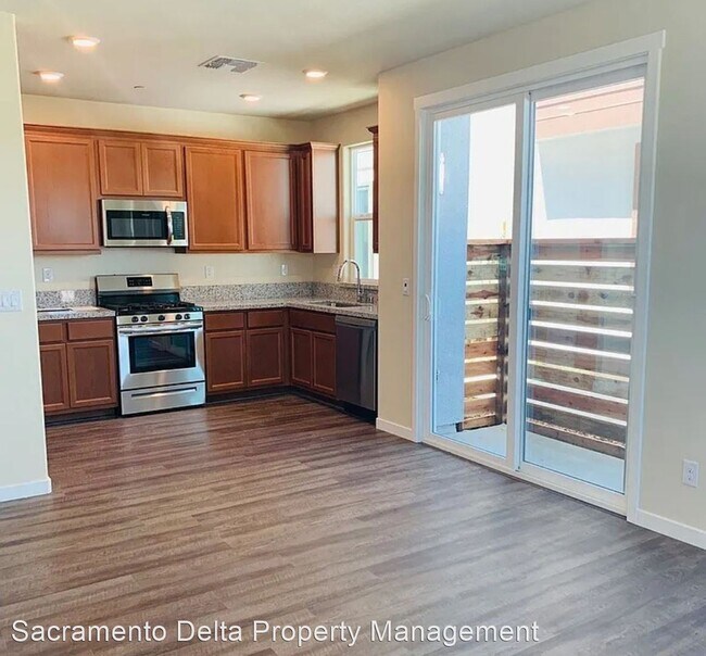 Building Photo - 3 br, 2.5 bath House - 4330 Ocean Lane