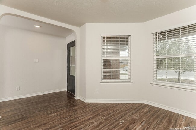 Foto del edificio - 6218 Northwest Loop 410