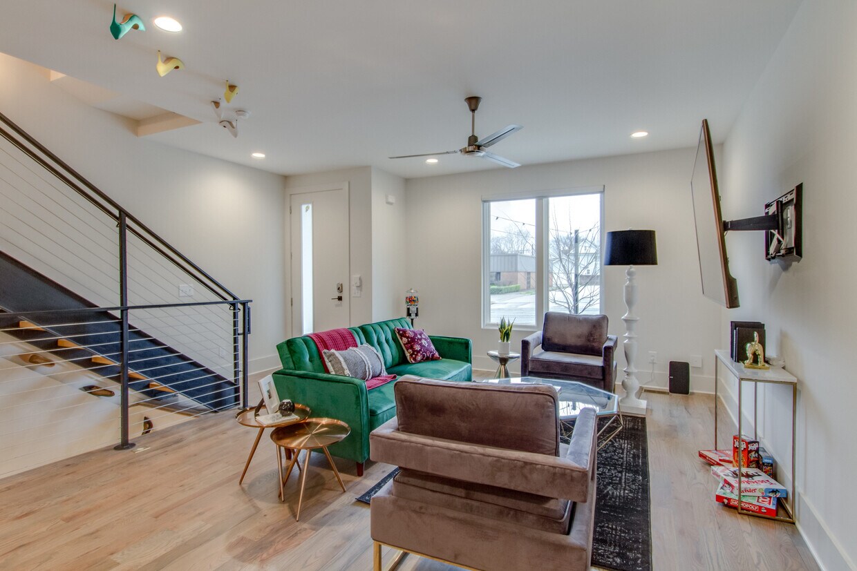 Foto principal - 1712 8th Ave S