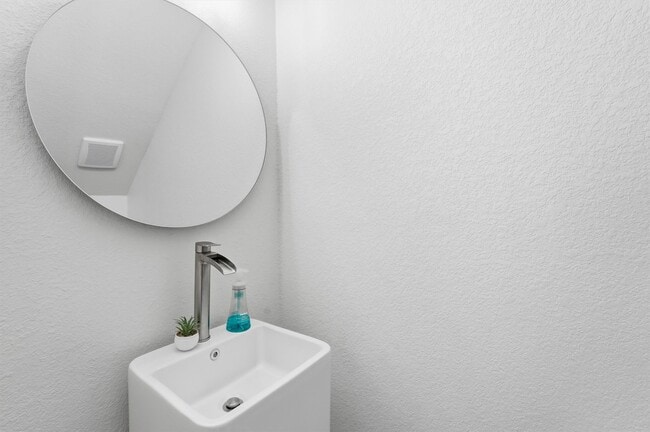 Building Photo - 7908 Brandon St