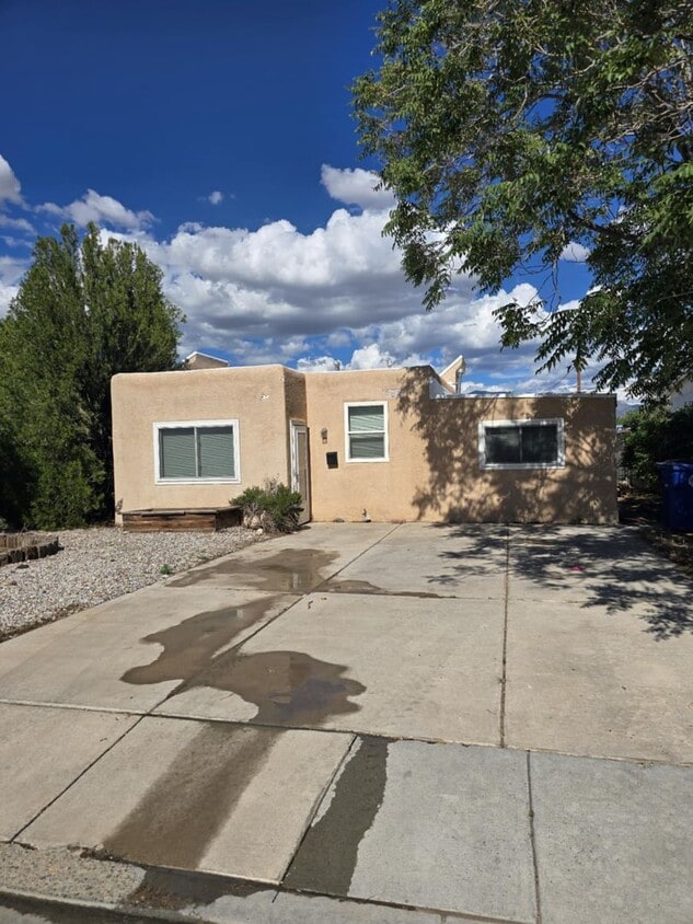 Primary Photo - NE Two bedroom home