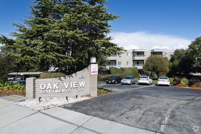 Building Photo - Oakview