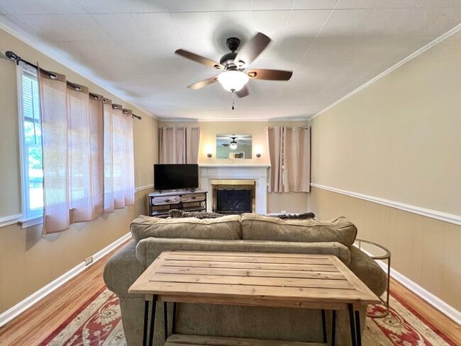 Building Photo - 1266 Pinecrest Dr