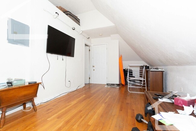 Photo - Great Student Friendly Apt near Allston!  ...