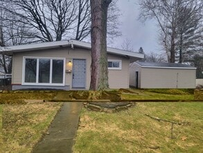 Building Photo - 1196 Thorndale Dr