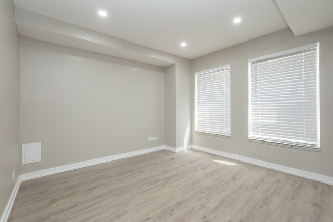 Foto del edificio - 2442 W Taylor St