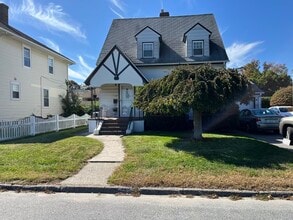 Building Photo - 305 Harrington Way