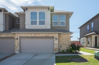 Building Photo - 415 Epiphany Ln
