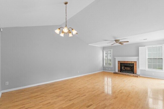 Foto del edificio - CONVENIENT AND AFFORDABLE