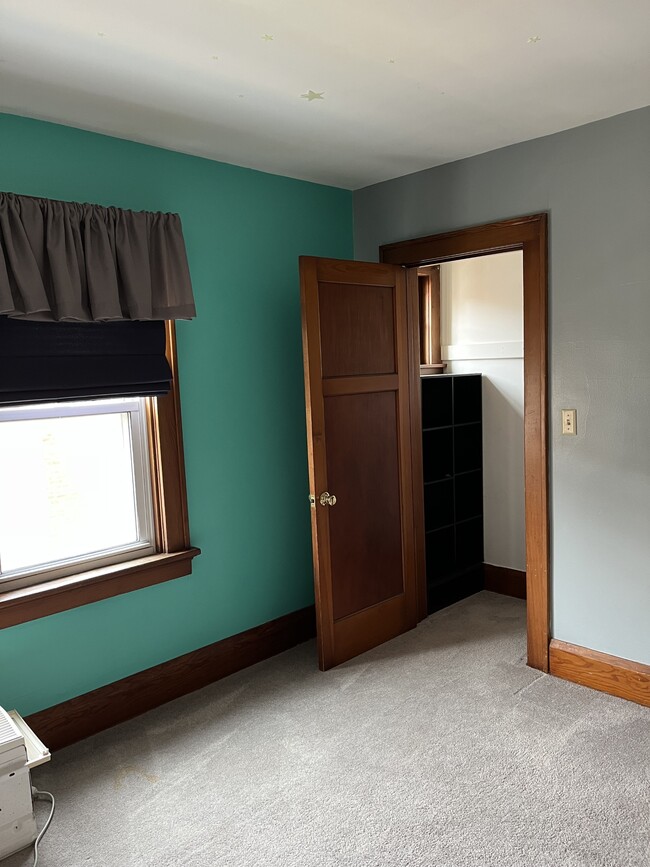 Building Photo - 21120 W Toledo St