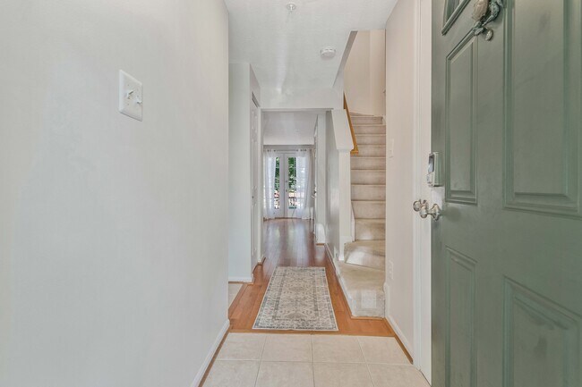 Foto del edificio - 1226 Quaker Ridge Dr