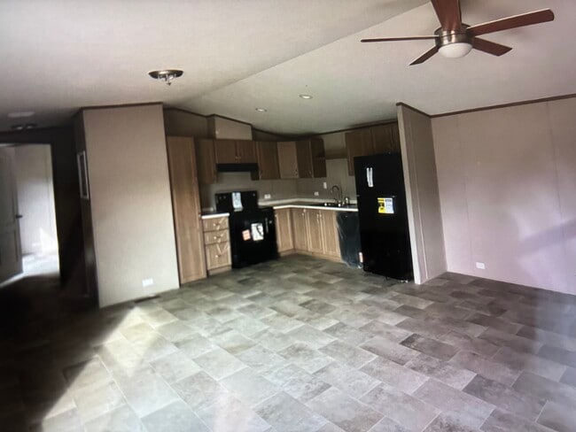 Building Photo - 3000 John Harden Dr