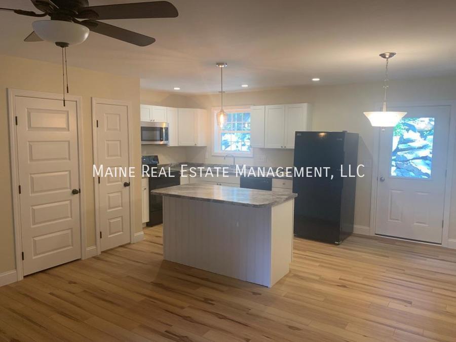 50 Walter St Unit 3, Bangor, ME 04401 Room for Rent in Bangor, ME