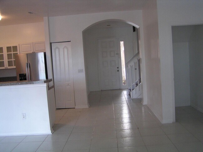 Building Photo - 312 River Bluff Ln