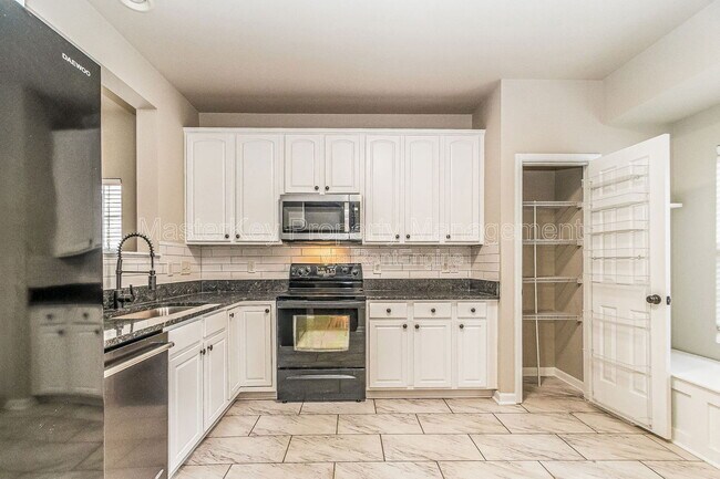 Foto del edificio - 123 Baberton Dr