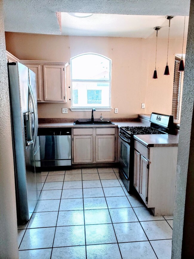 Building Photo - 12421 Paseo De Vida Ct