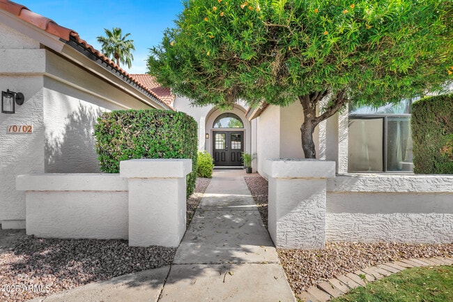 Building Photo - 10102 E Dreyfus Ave