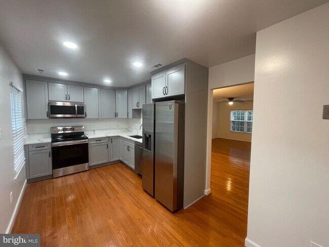 Building Photo - 5990 Annaberg Pl
