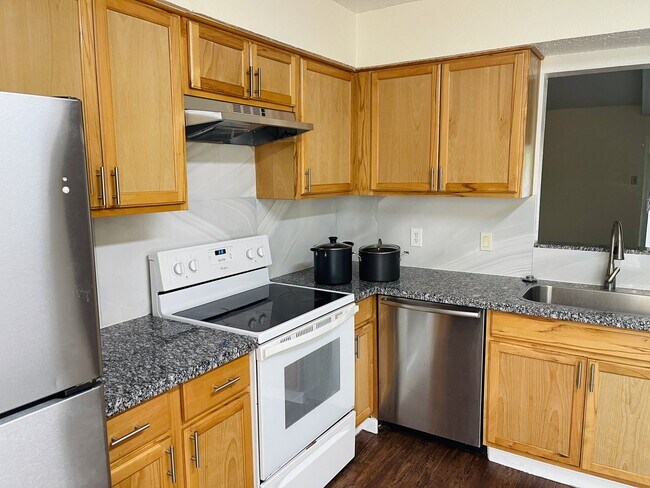 Foto del edificio - 3400 Pleasant Valley Ln