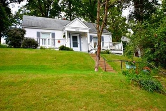 Building Photo - 10626 S Dunmoor Dr
