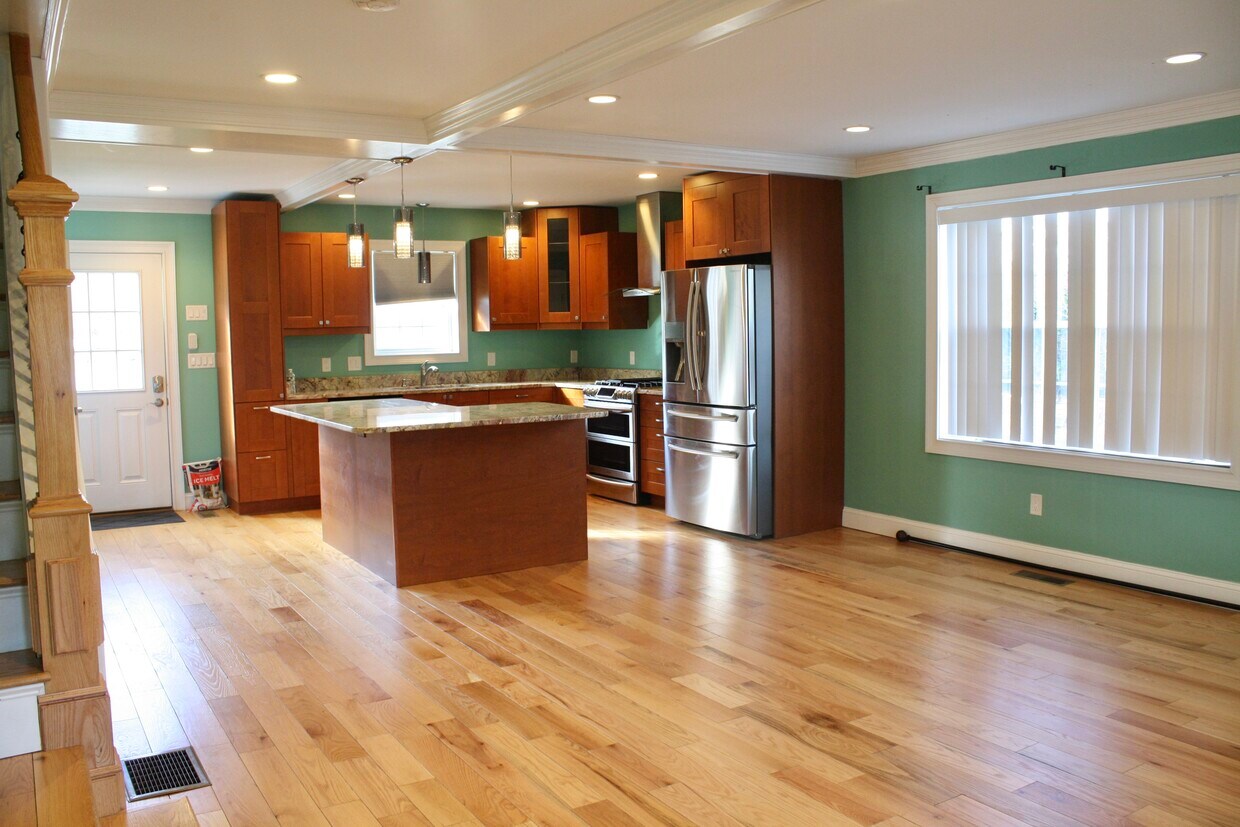 5 Dighton St, Saugus, MA 01906 Townhome Rentals in Saugus MA