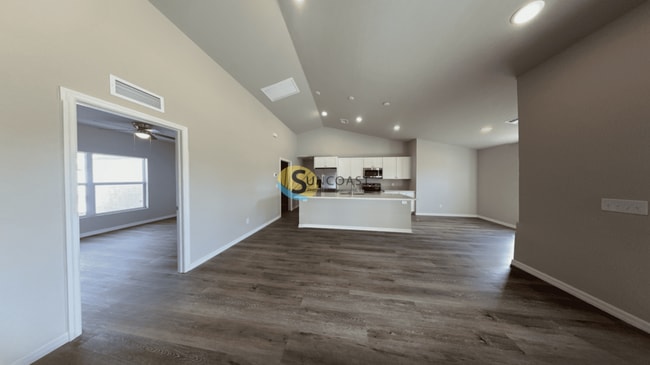 Foto del edificio - 1720 NW 9th Pl