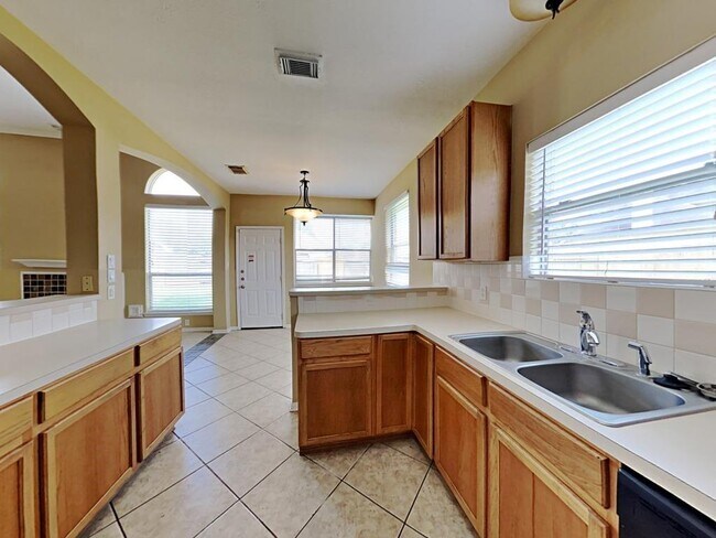 Foto del edificio - 1138 Park Breeze Ct