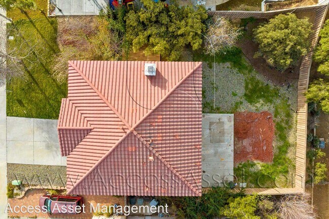 Foto del edificio - 3 br, 2.5 bath House - 15234 Washington Ave.