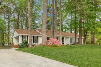 Building Photo - 2694 Hickory Valley Dr