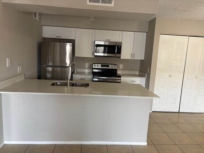 Foto del edificio - 5323 Summerlin Rd