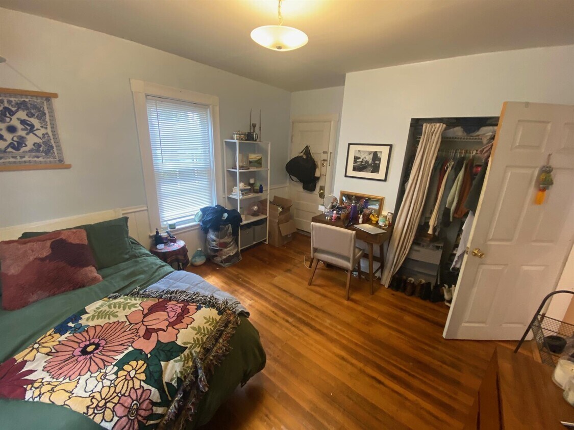 Primary Photo - 13 Charnwood Rd