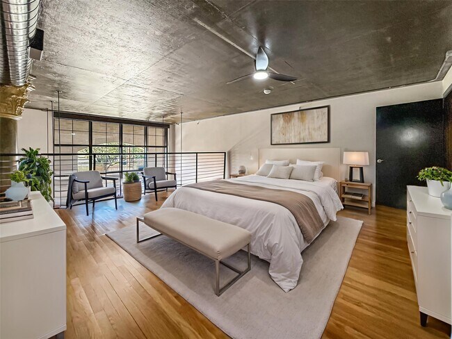 Foto del edificio - 1005 S Shepherd Dr