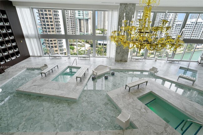 Foto del edificio - 495 Brickell Ave