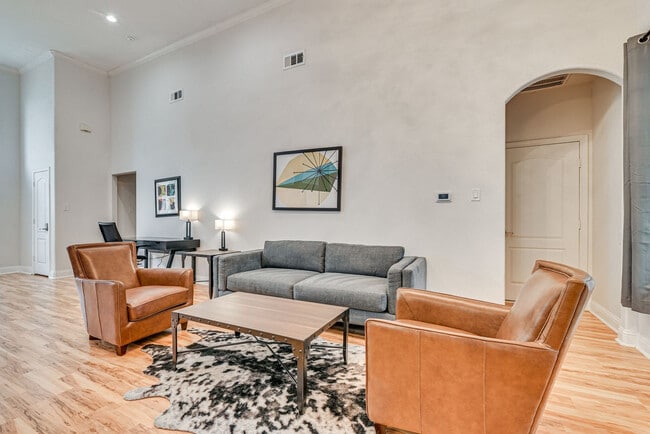Building Photo - 4224 Las Brisas Dr