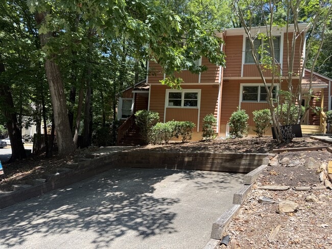 Building Photo - 113 S Peak Dr