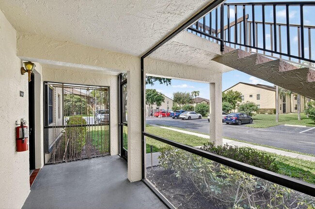 Building Photo - 4707 Lucerne Lakes Blvd E