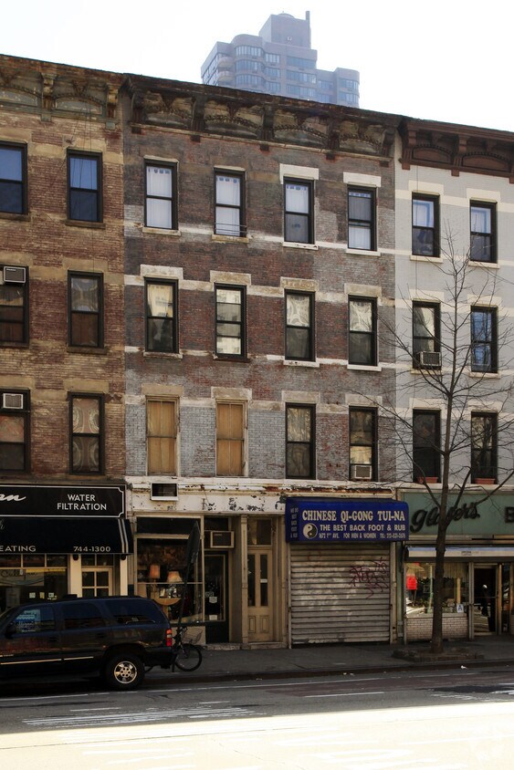 Foto del edificio - 1672 First Ave