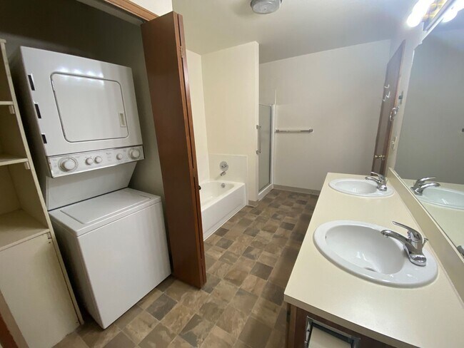 Foto del edificio - 4560 Larkbunting Dr