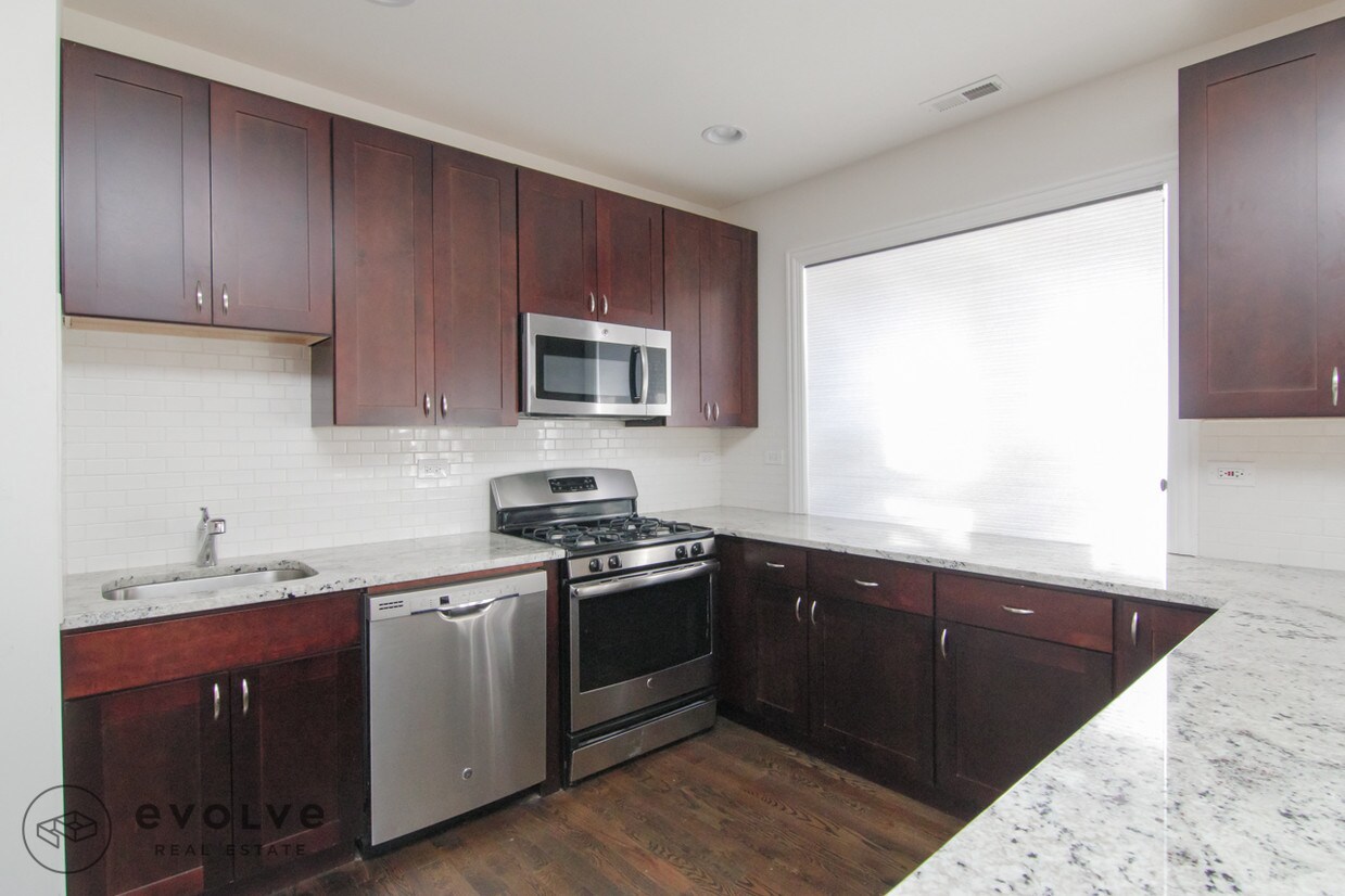 2559 W Haddon Ave, Chicago, IL 60622 Apartments in Chicago, IL