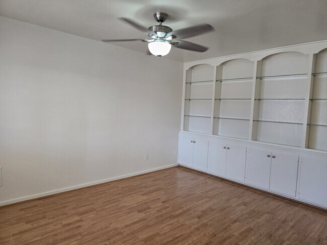 Foto del edificio - 4904 Locust Ave